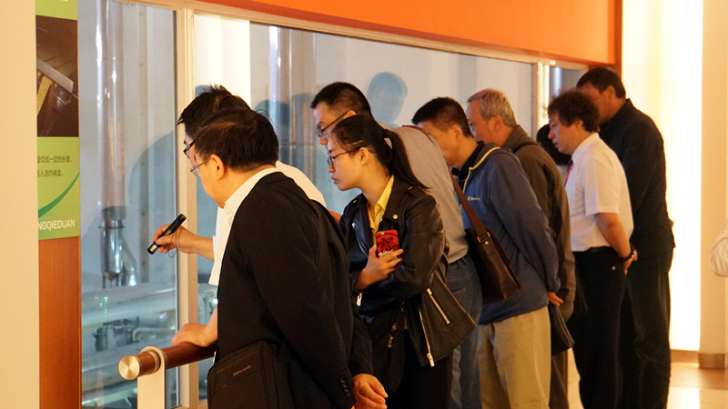 集團領導赴頂益食品、御品軒參觀學習